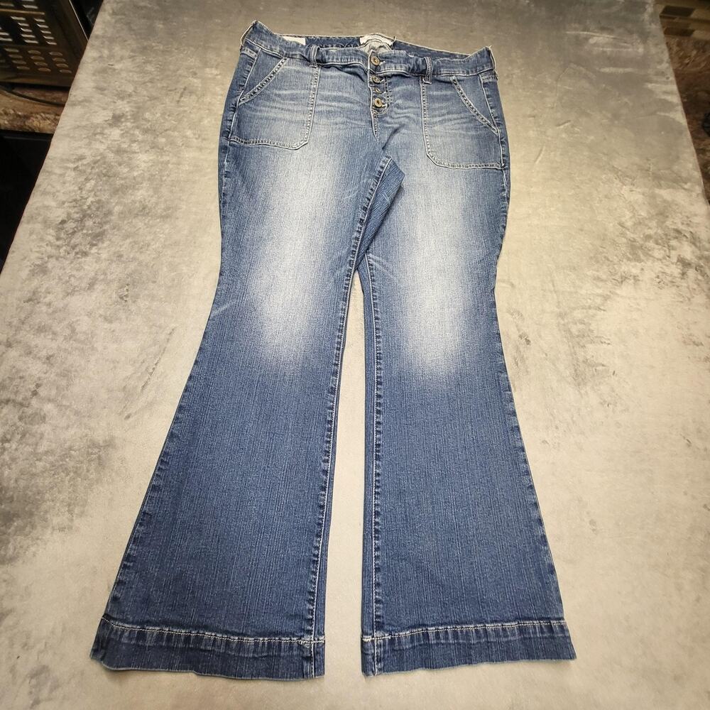 Torrid Jeans Womens 18S Blue Flared Medium Wash Relaxed 5-Pocket Stretch